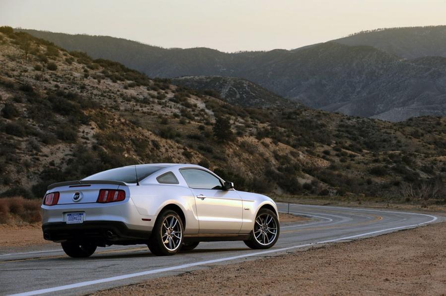  Ford Mustang GT 2011 года  (фото 88 из 90)